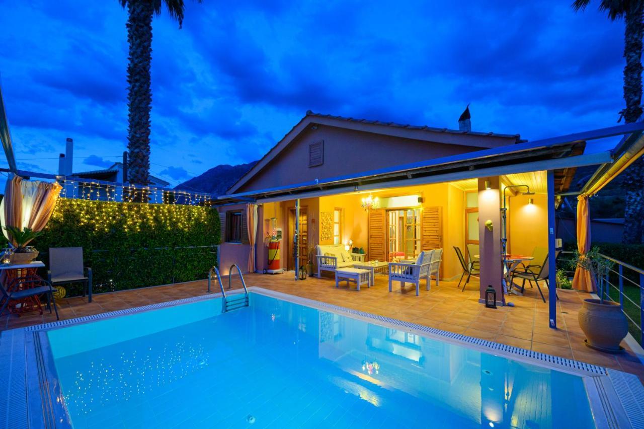 Cozy Small Smart Villa With Private Pool Mikri Mantineia 칼라마타 외부 사진